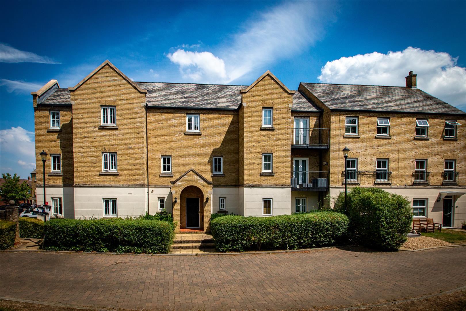 1 bed property in Tenby Grove, Milton Keynes